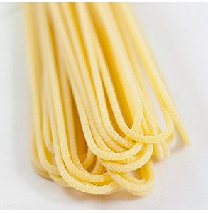 Lo spaghettone più famoso d'Italia, quello del pastificio Gentile di Gragnano 2