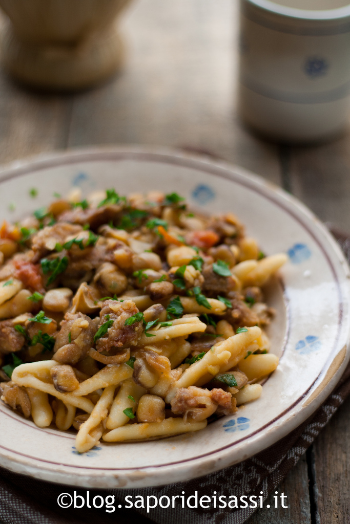 Cavatelli-cicerchie-pezzente Cavatelli-cicerchie-pezzente