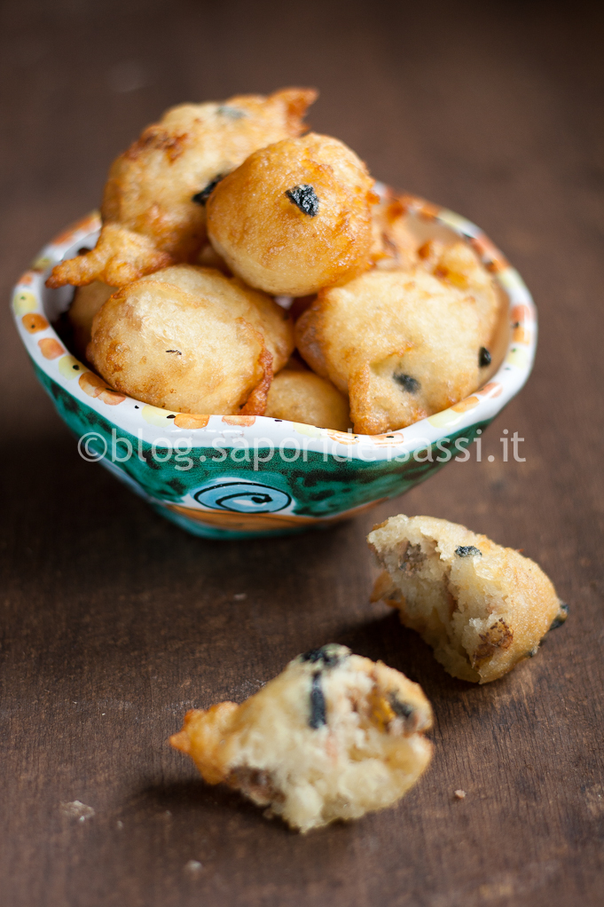 Pettole salate con Acciughe e olive nere Pettole_salate2